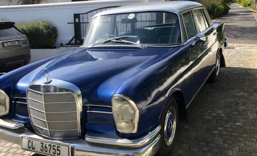 1967 Mercedes-Benz 230S Fintail