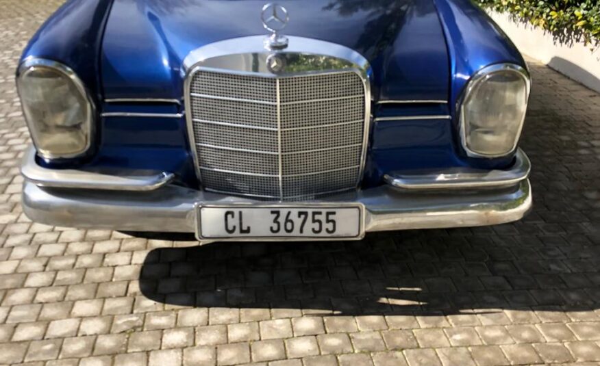 1967 Mercedes-Benz 230S Fintail