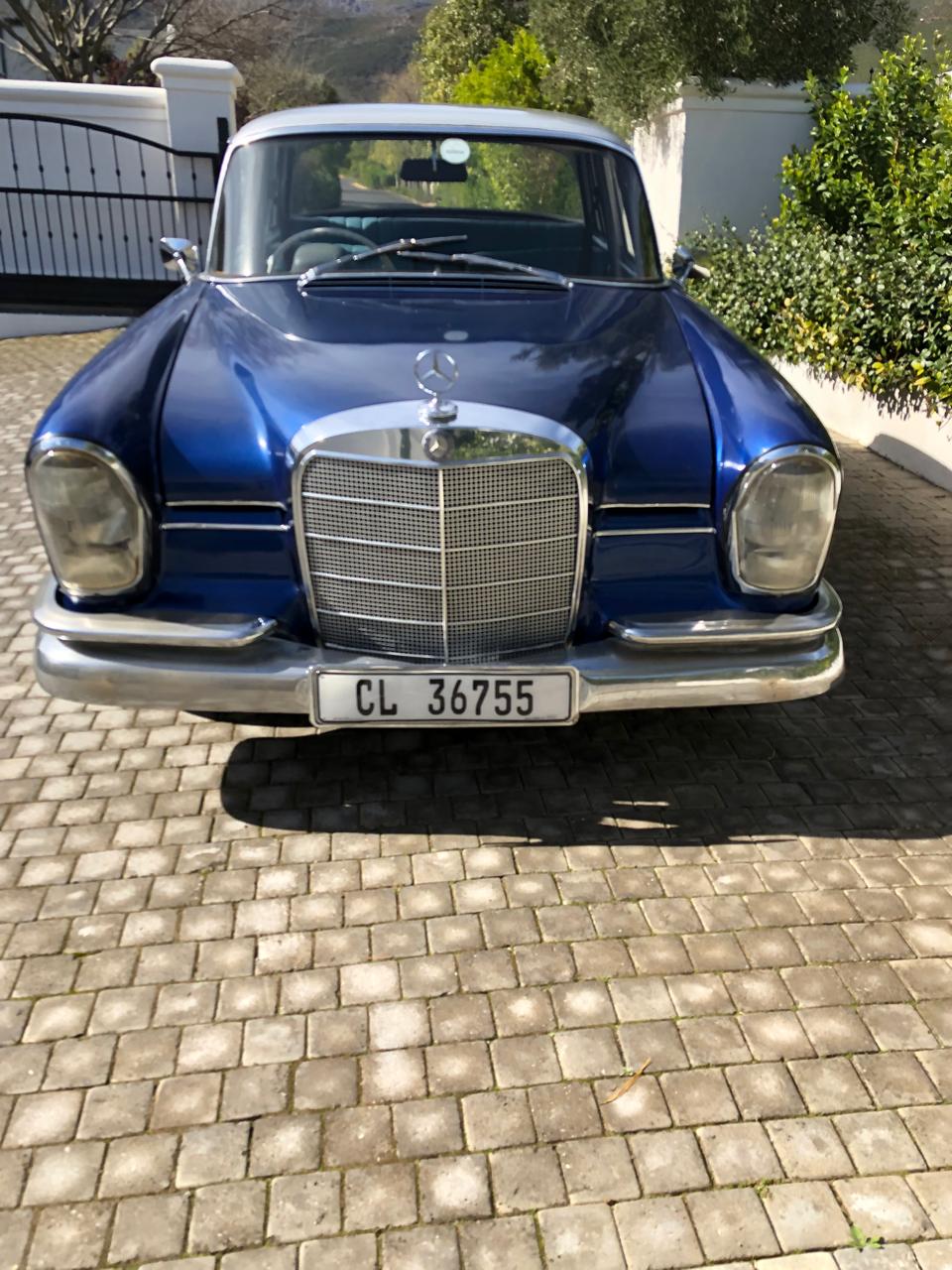 1967 Mercedes-Benz 230S Fintail