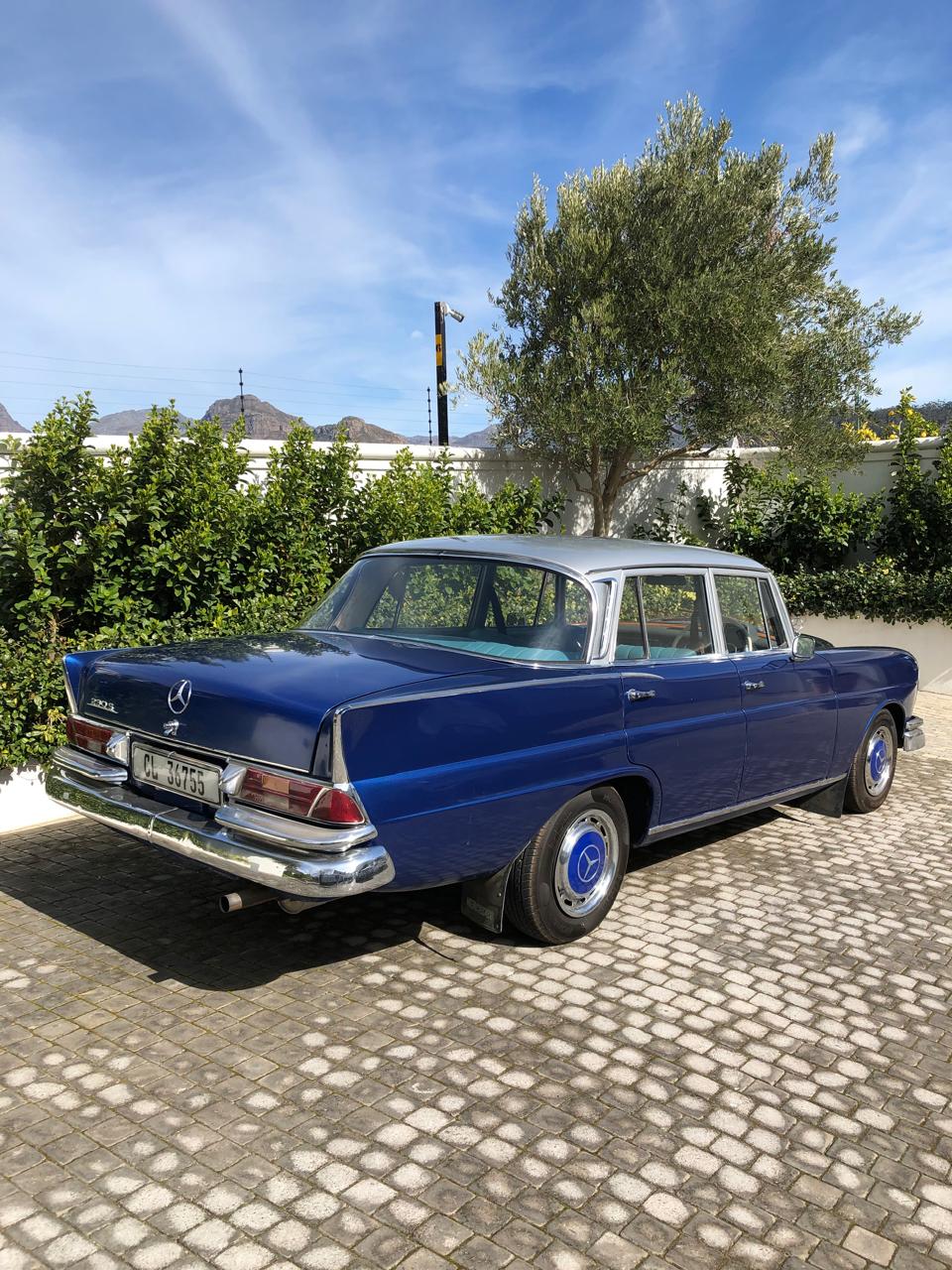 1967 Mercedes-Benz 230S Fintail