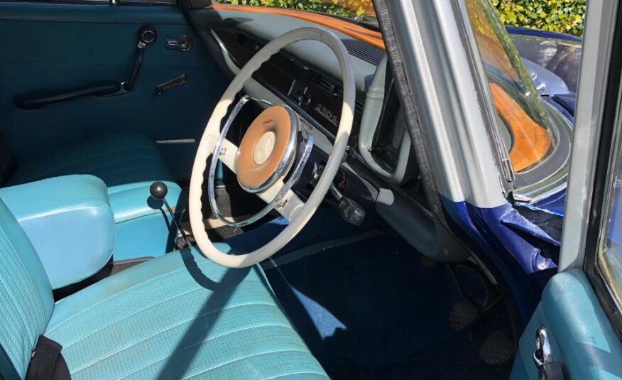 1967 Mercedes-Benz 230S Fintail