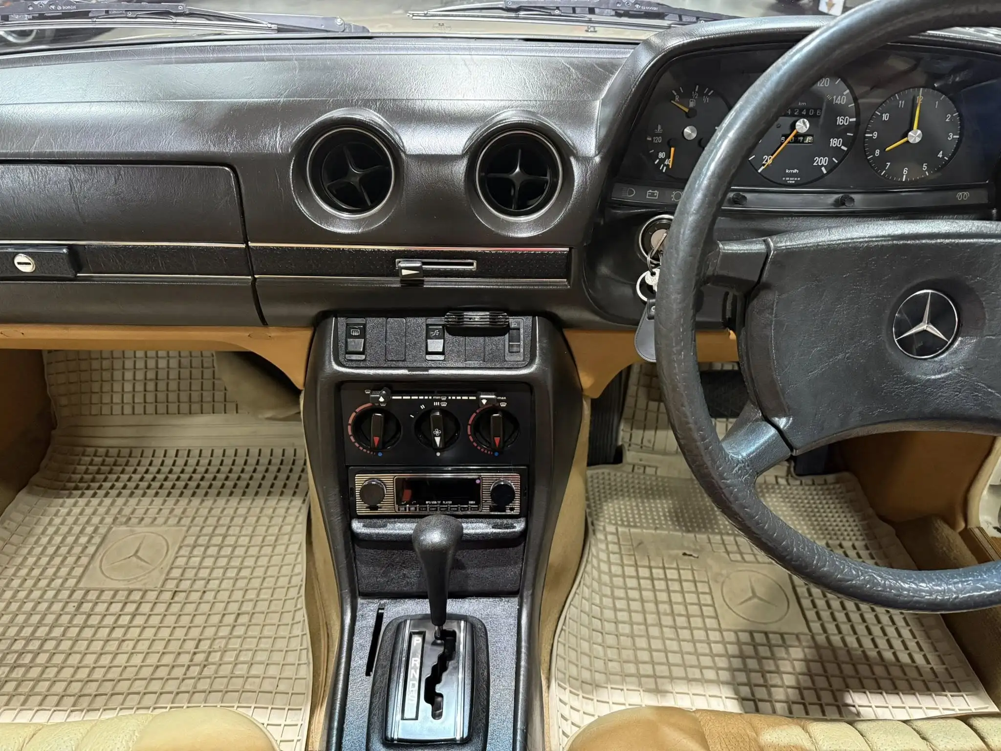 1981 Mercedes-Benz W123 300D Automatic