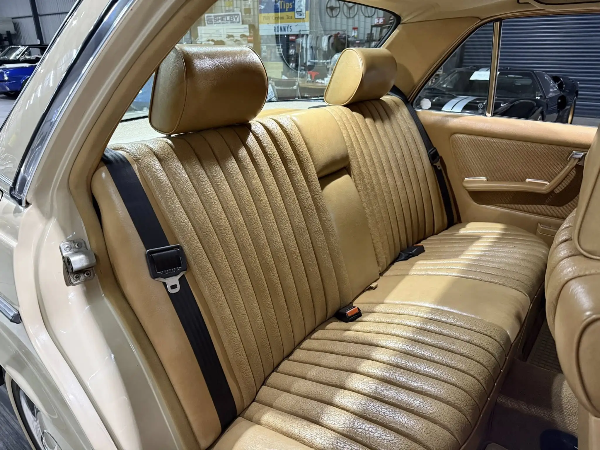 1981 Mercedes-Benz W123 300D Automatic