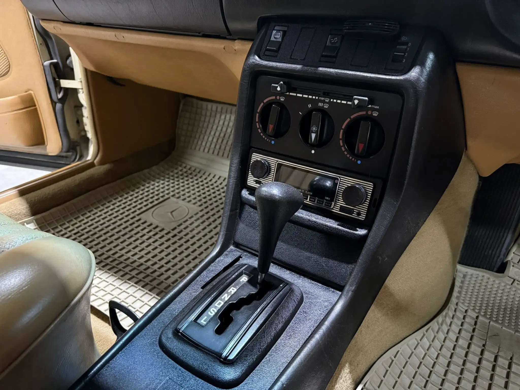 1981 Mercedes-Benz W123 300D Automatic