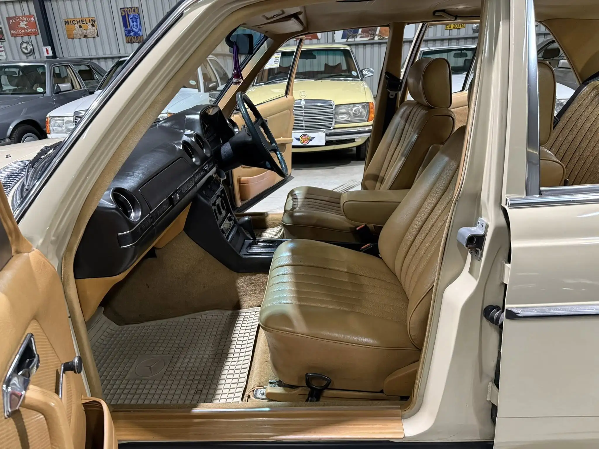 1981 Mercedes-Benz W123 300D Automatic
