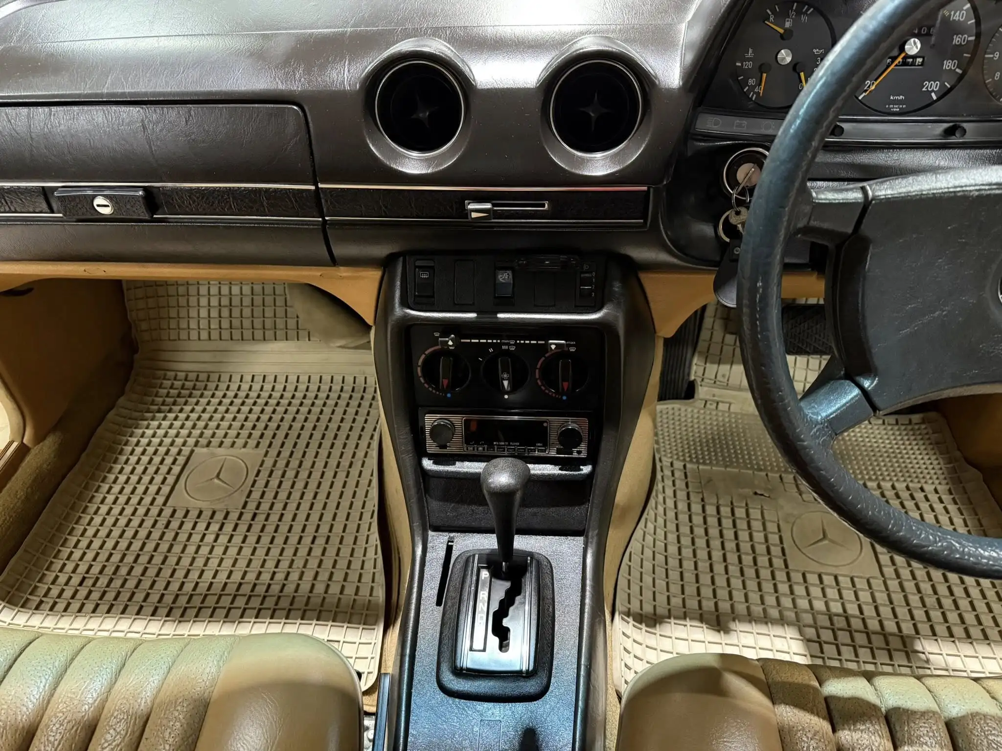 1981 Mercedes-Benz W123 300D Automatic