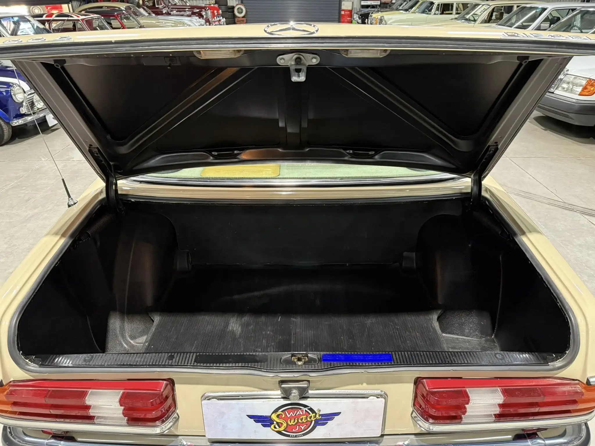 1981 Mercedes-Benz W123 300D Automatic