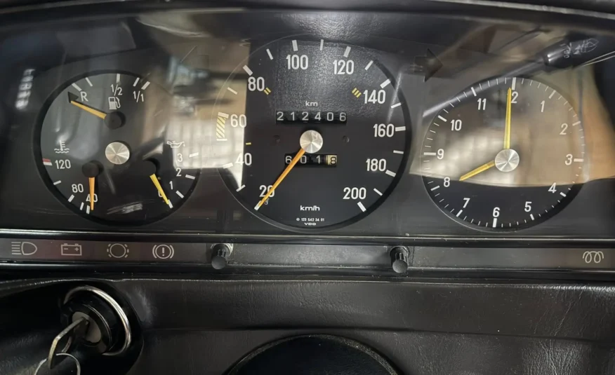 1981 Mercedes-Benz W123 300D Automatic