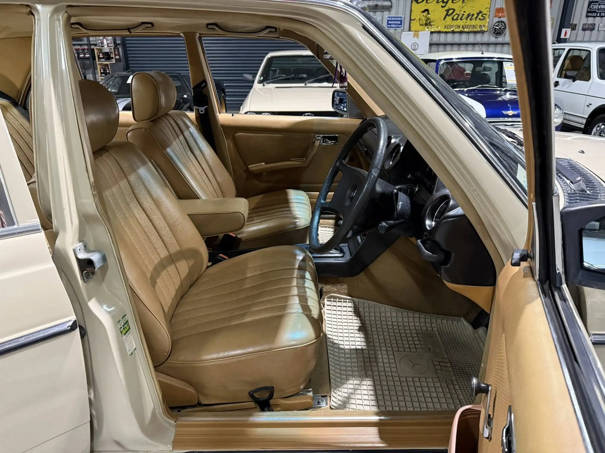 1981 Mercedes-Benz W123 300D Automatic