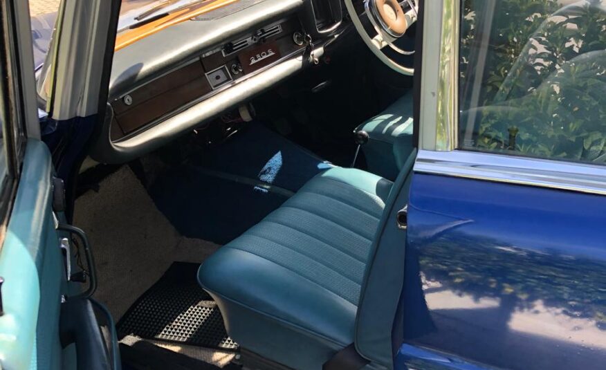 1967 Mercedes-Benz 230S Fintail
