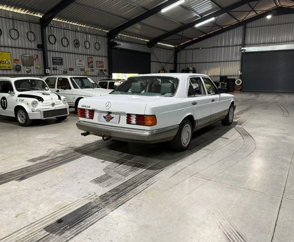 1989 Mercedes-Benz W126 300SE Automatic