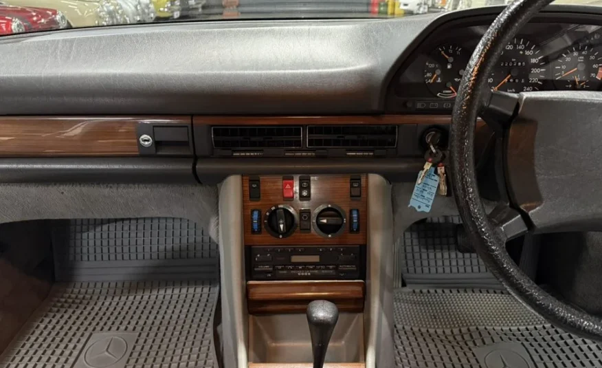 1989 Mercedes-Benz W126 300SE Automatic