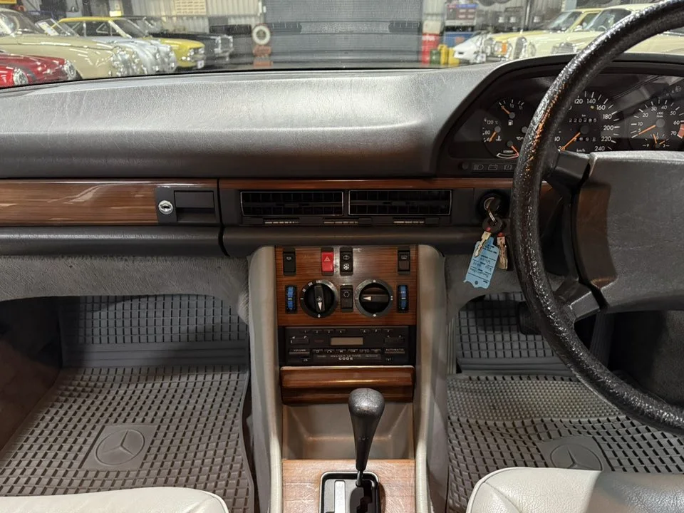 1989 Mercedes-Benz W126 300SE Automatic
