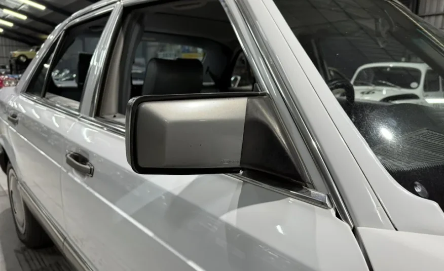 1989 Mercedes-Benz W126 300SE Automatic