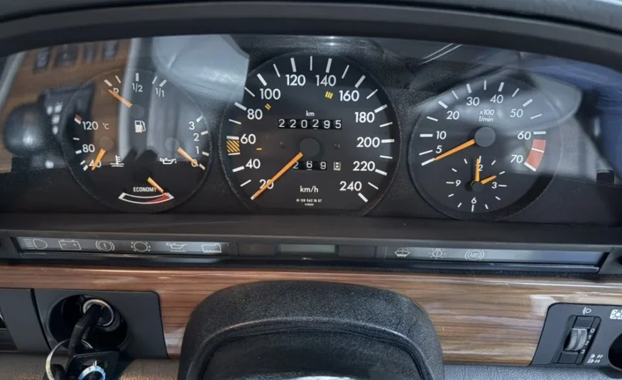 1989 Mercedes-Benz W126 300SE Automatic