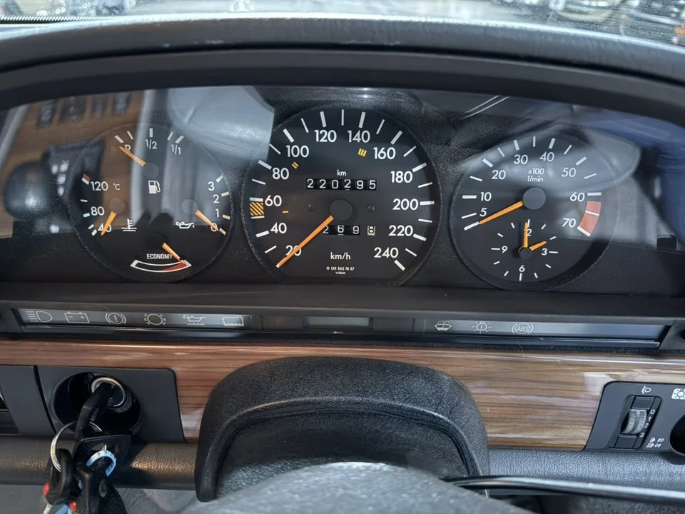 1989 Mercedes-Benz W126 300SE Automatic