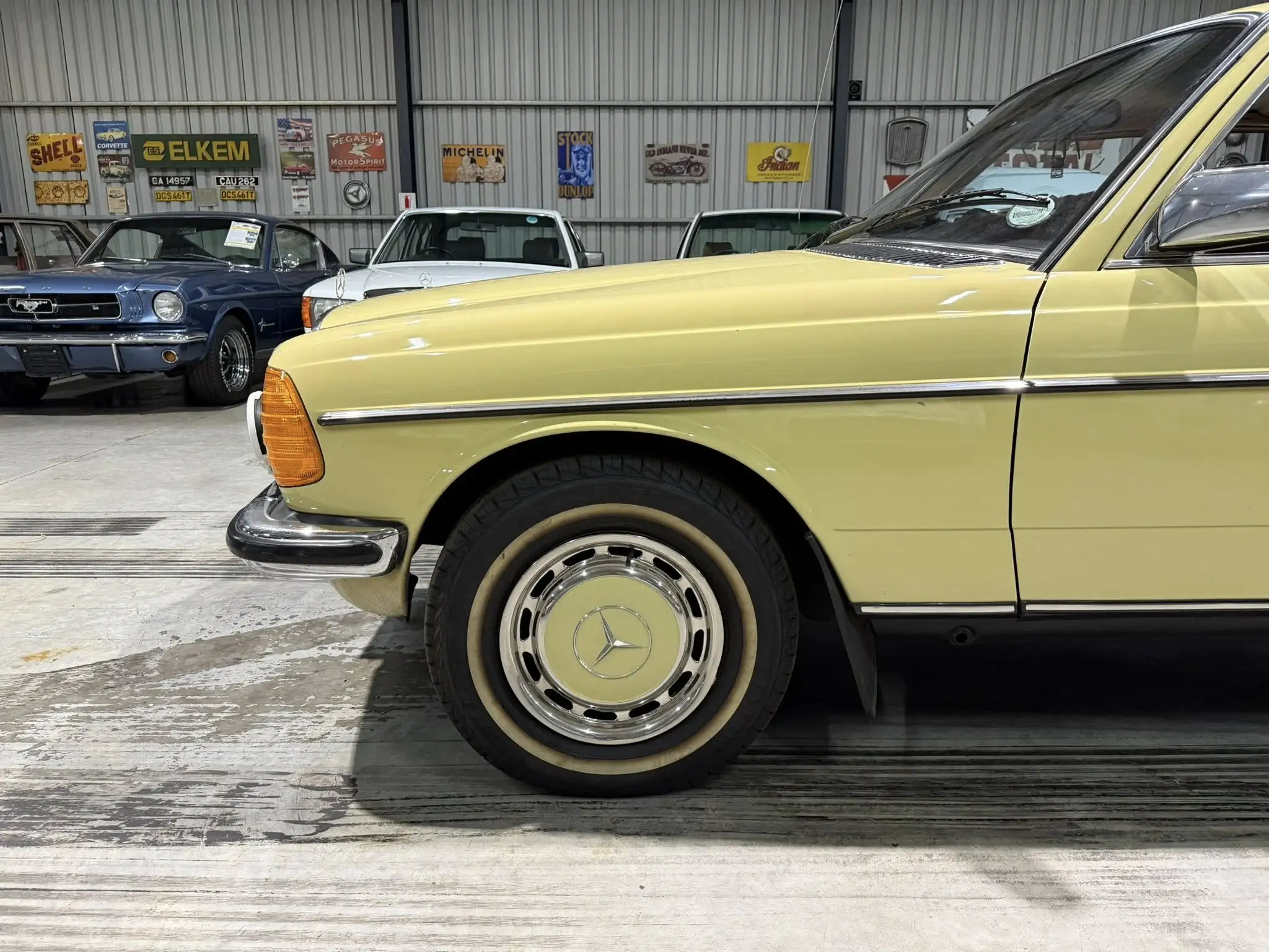 1979 Mercedes-Benz W123 250