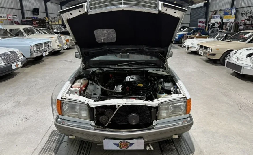 1989 Mercedes-Benz W126 300SE Automatic