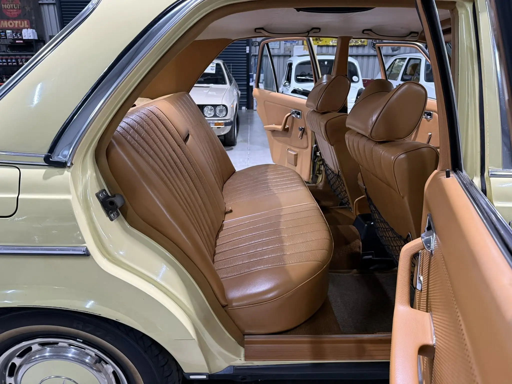 1979 Mercedes-Benz W123 250