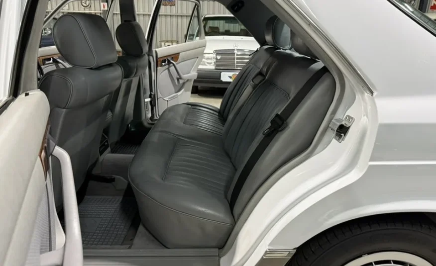 1989 Mercedes-Benz W126 300SE Automatic