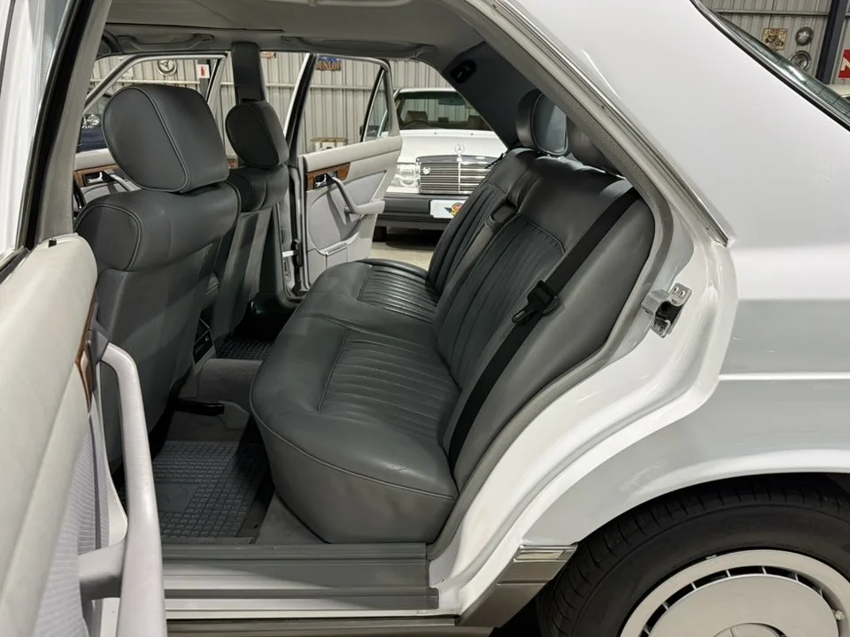 1989 Mercedes-Benz W126 300SE Automatic