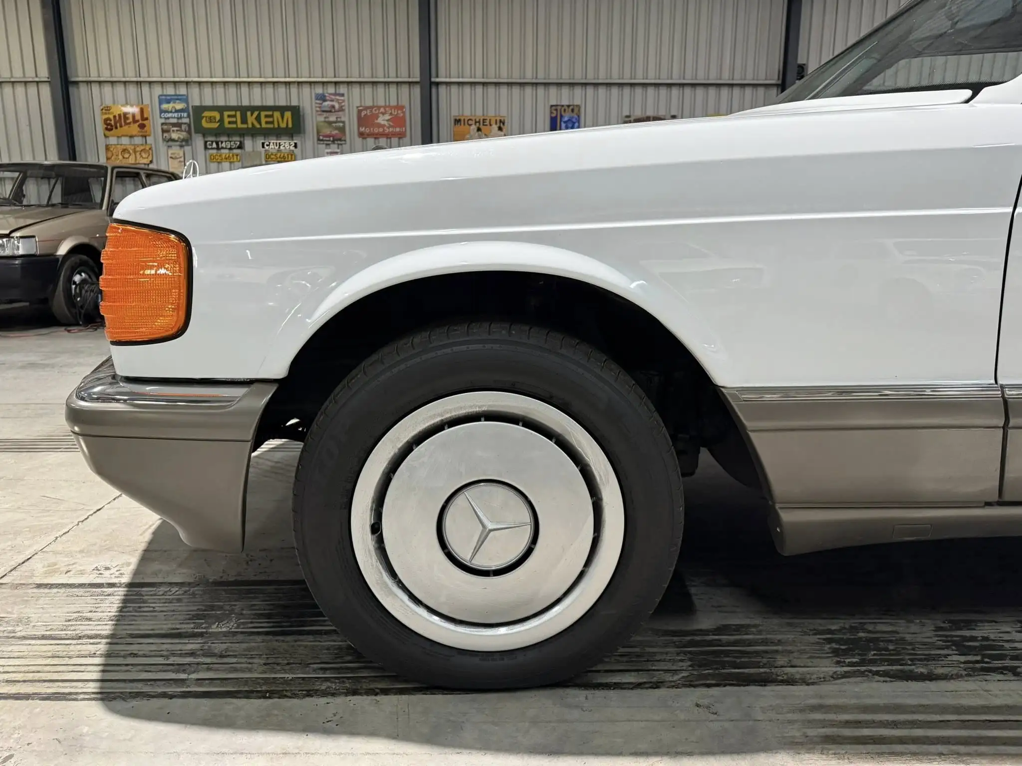1989 Mercedes-Benz W126 300SE Automatic
