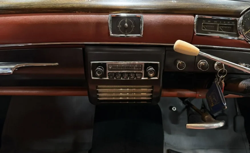 1959 Mercedes-Benz Ponton 219