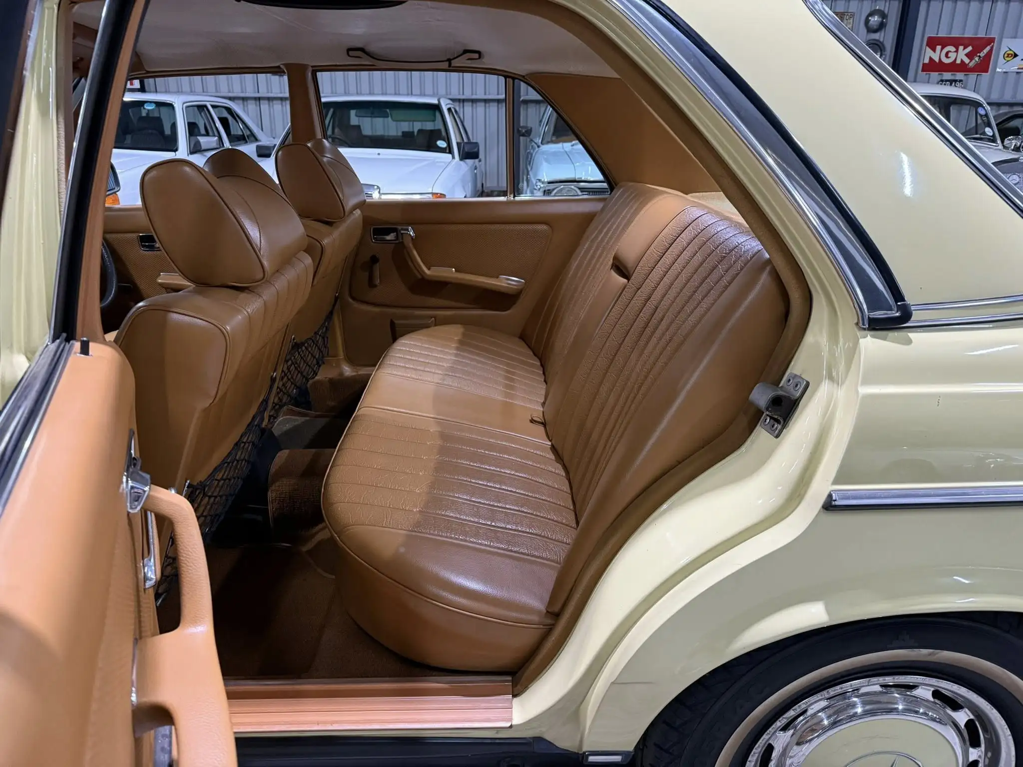 1979 Mercedes-Benz W123 250