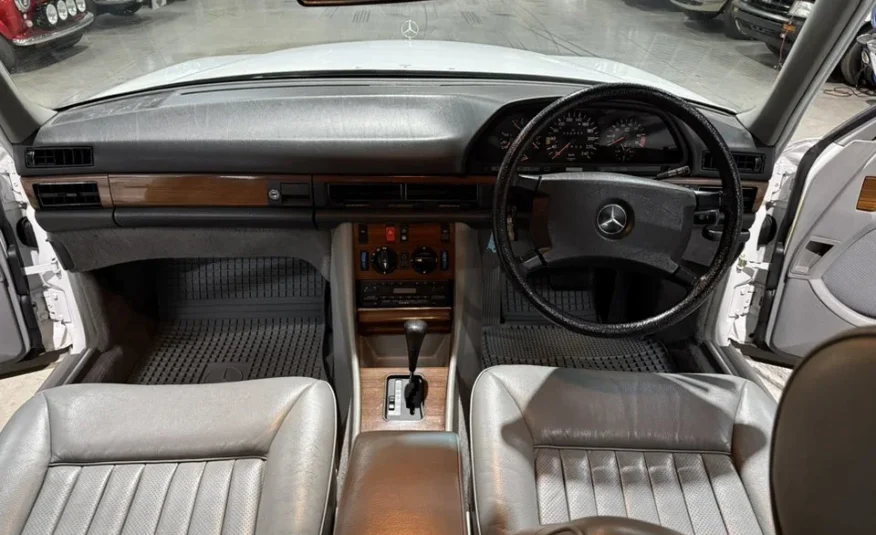 1989 Mercedes-Benz W126 300SE Automatic