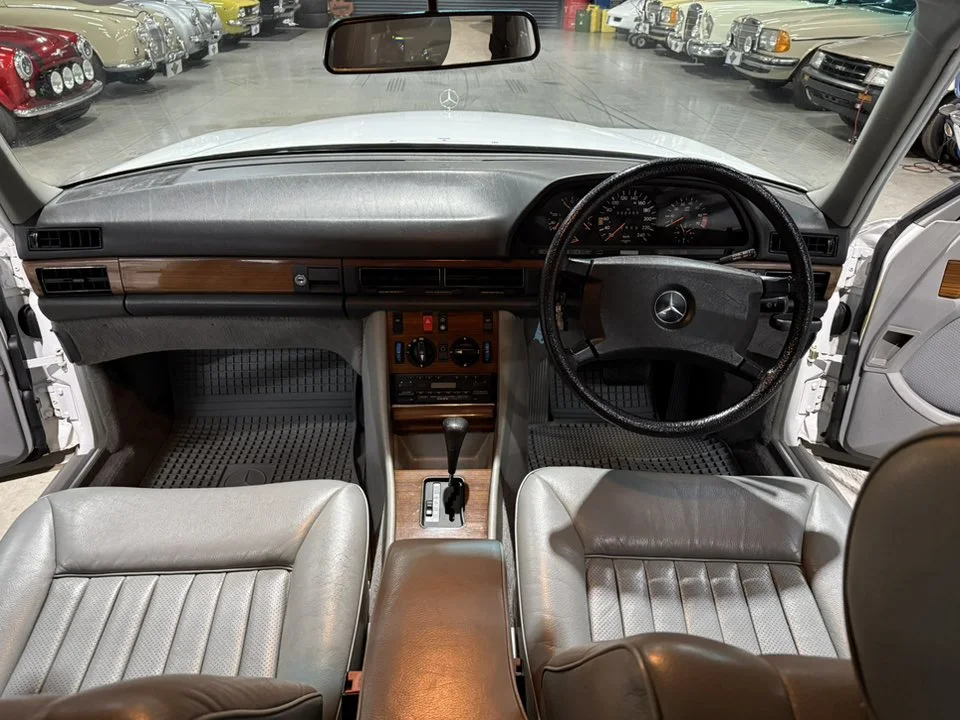 1989 Mercedes-Benz W126 300SE Automatic