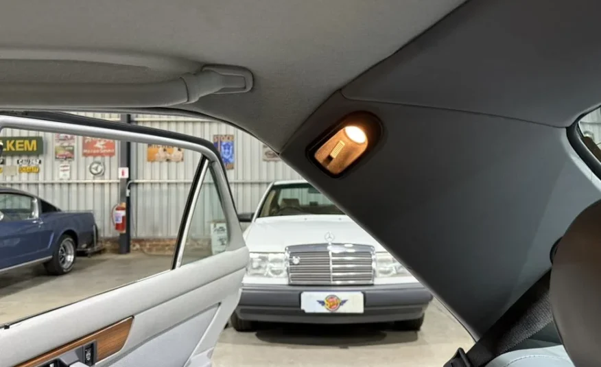 1989 Mercedes-Benz W126 300SE Automatic