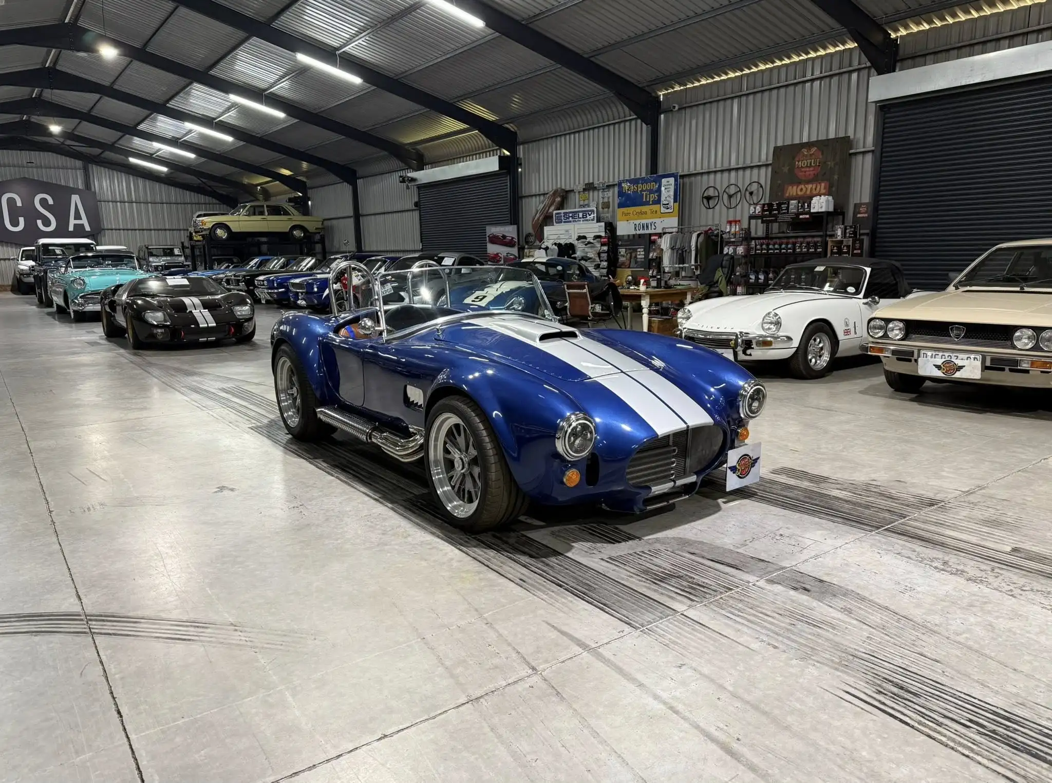Cobra V8