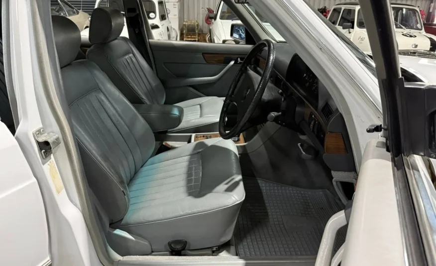 1989 Mercedes-Benz W126 300SE Automatic