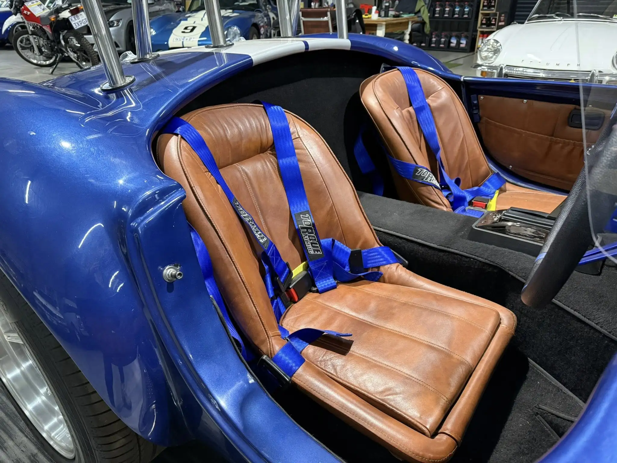 Cobra V8