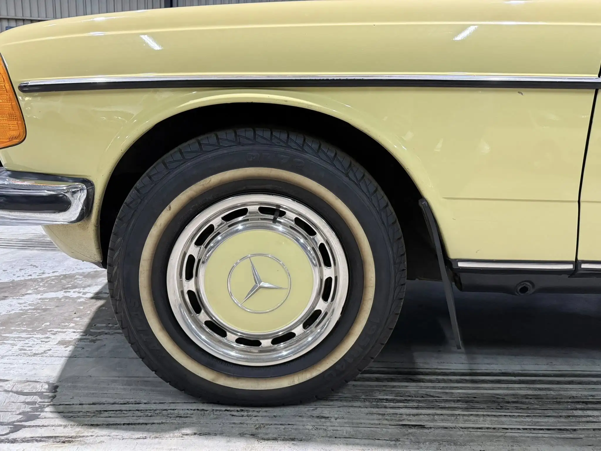 1979 Mercedes-Benz W123 250