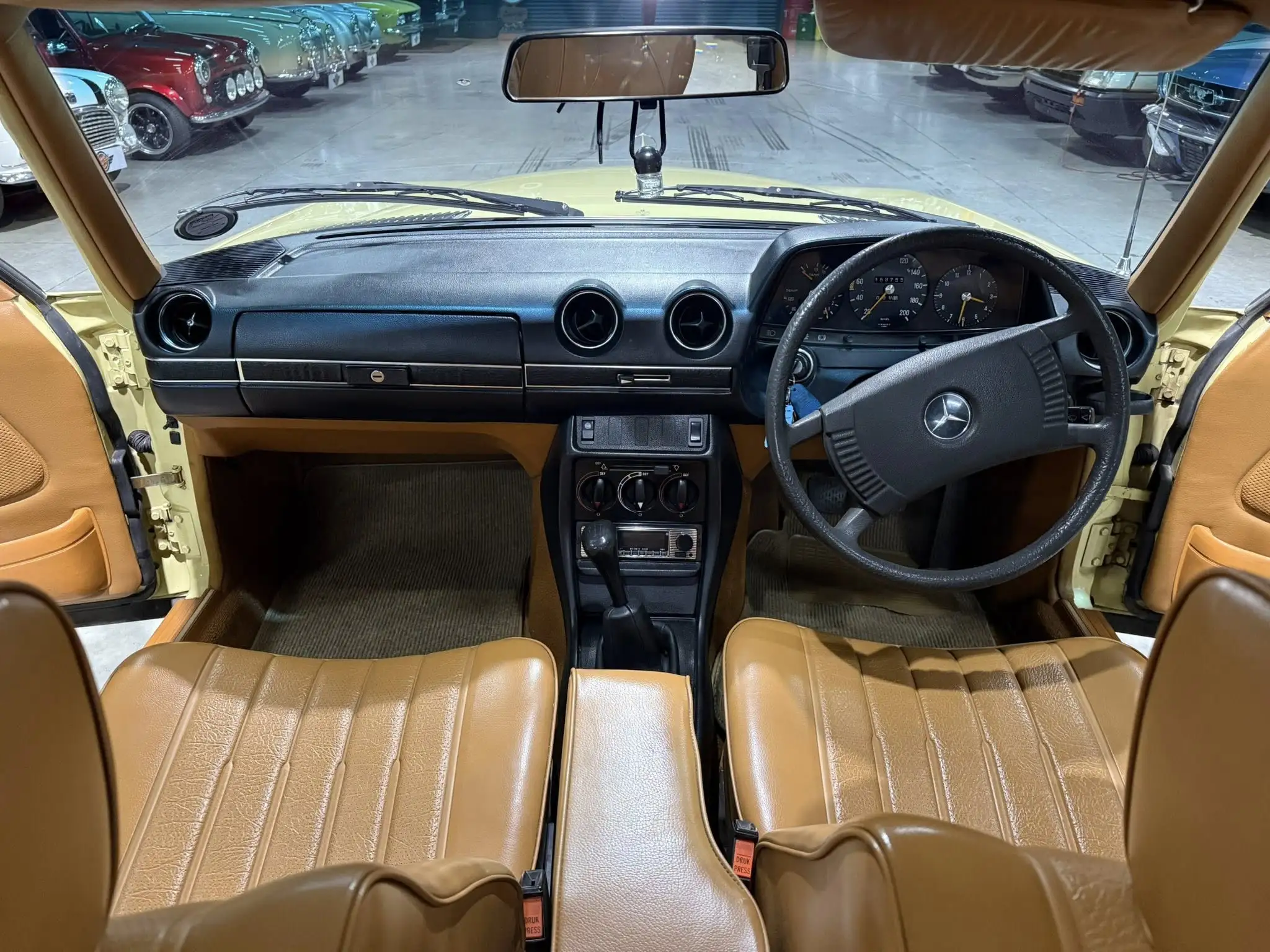 1979 Mercedes-Benz W123 250