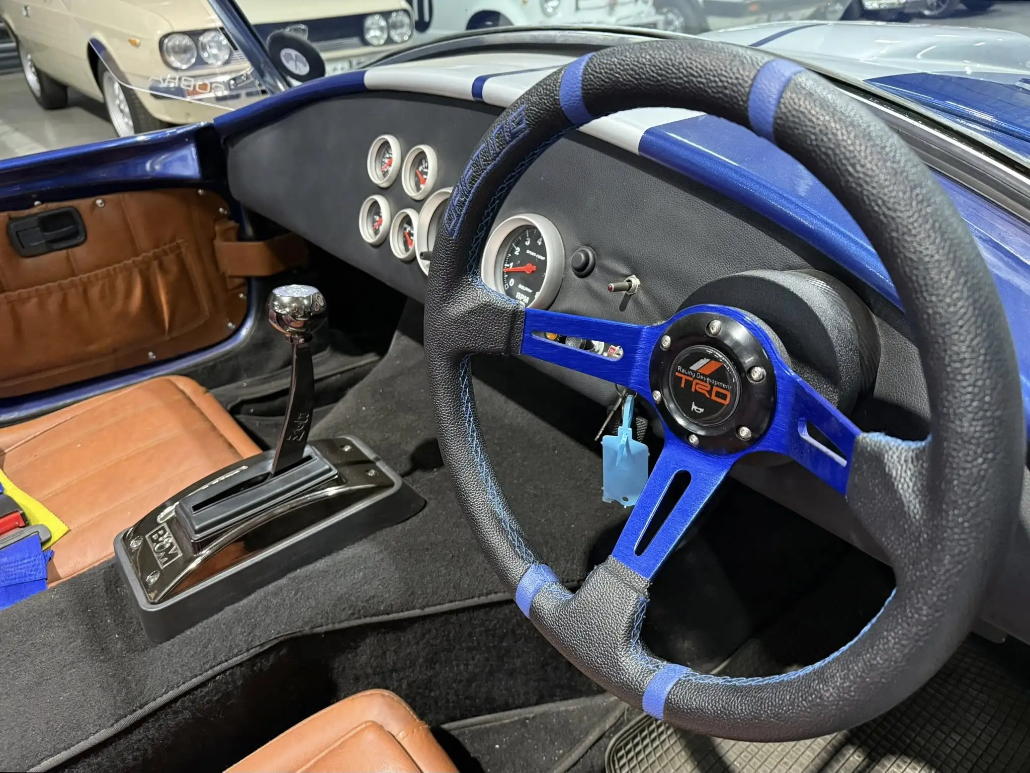 Cobra V8