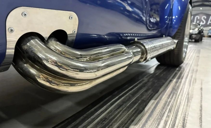Cobra V8