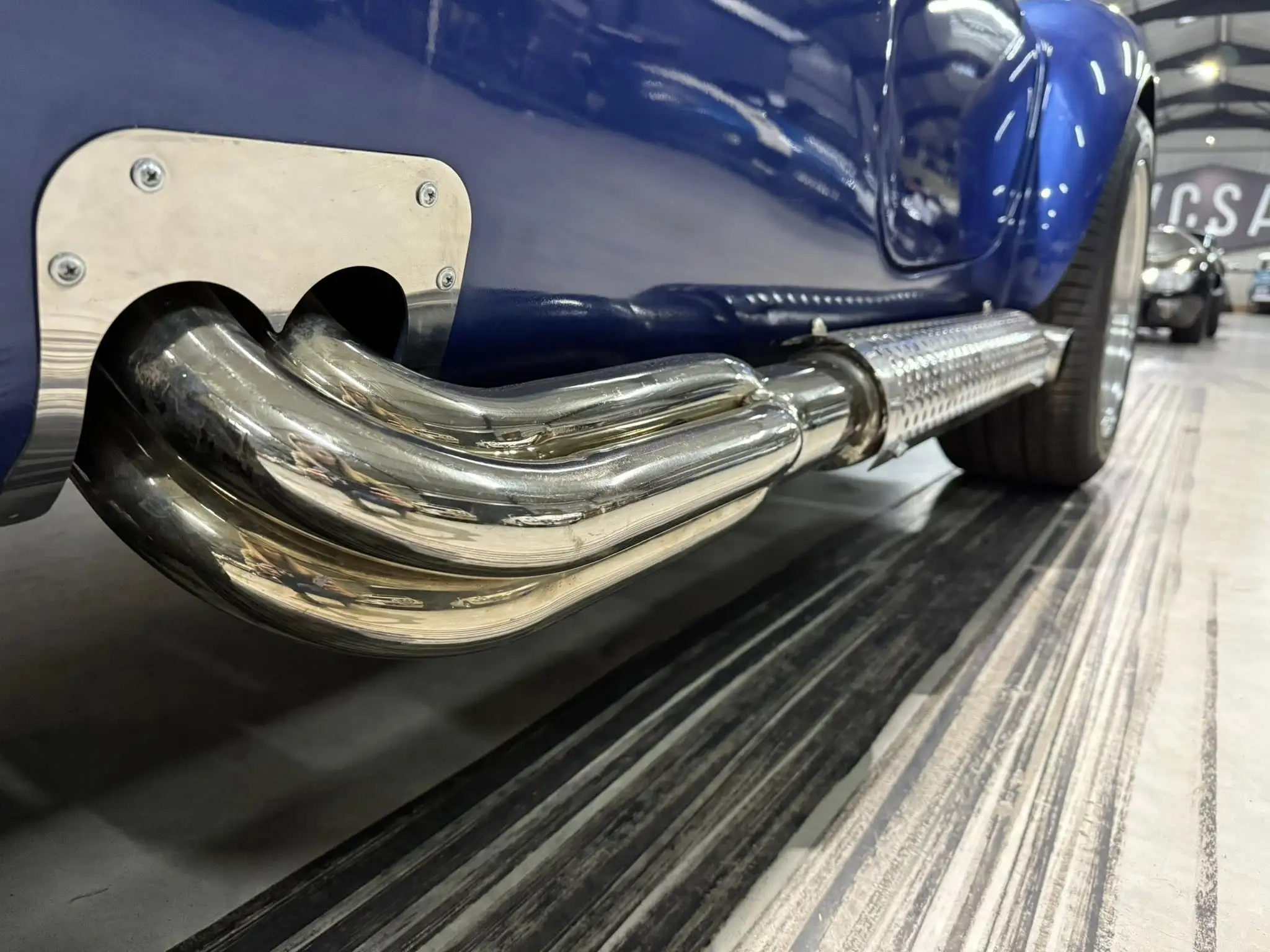 Cobra V8