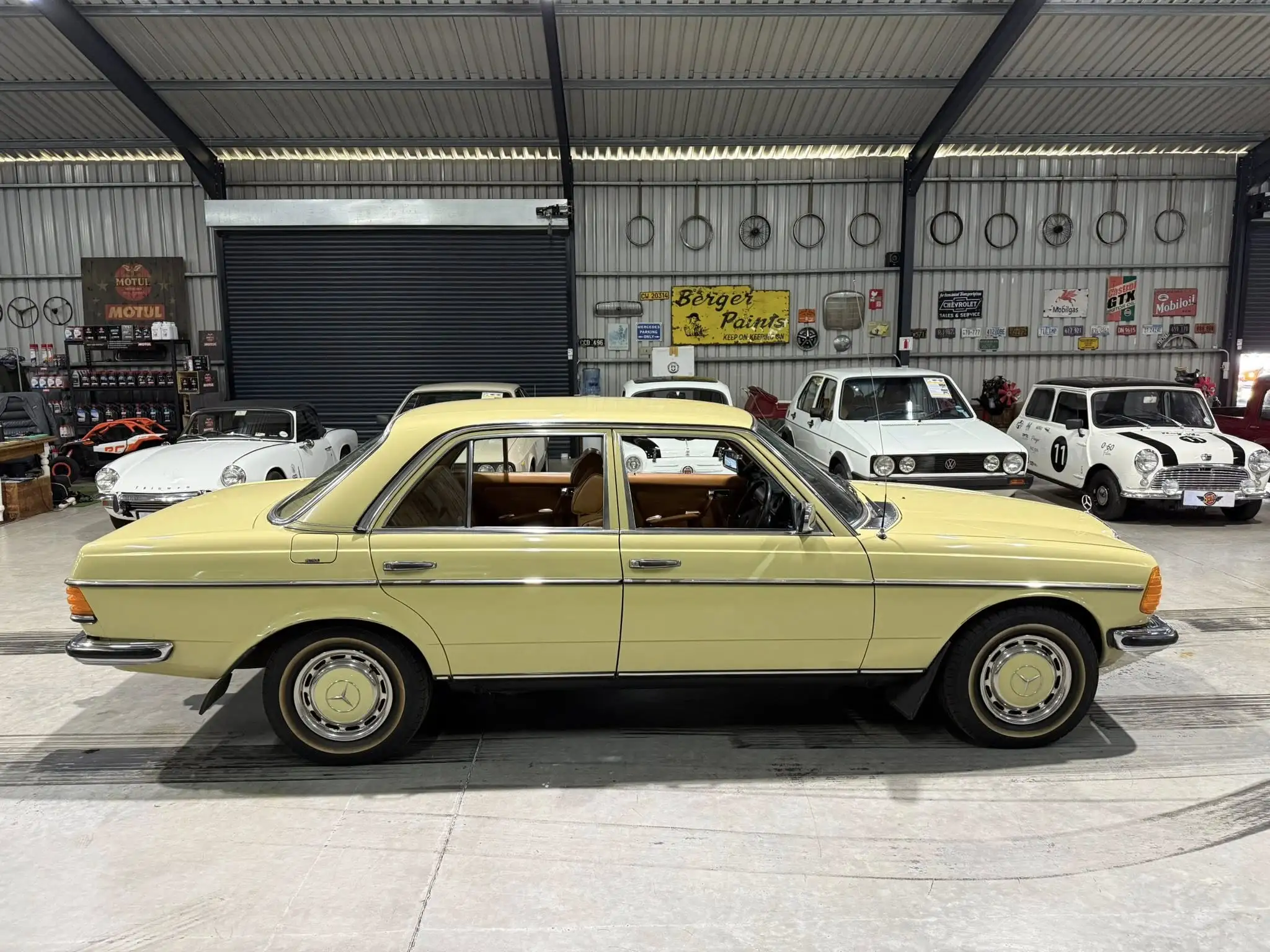 1979 Mercedes-Benz W123 250
