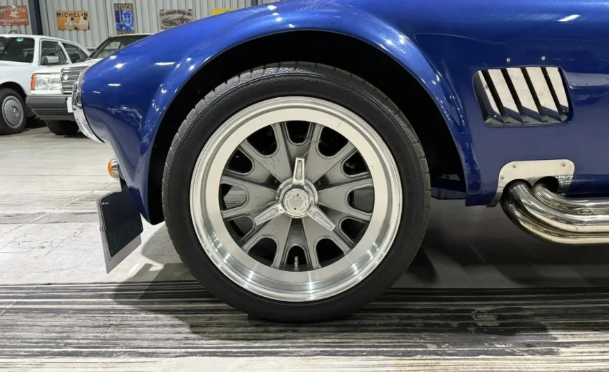 Cobra V8