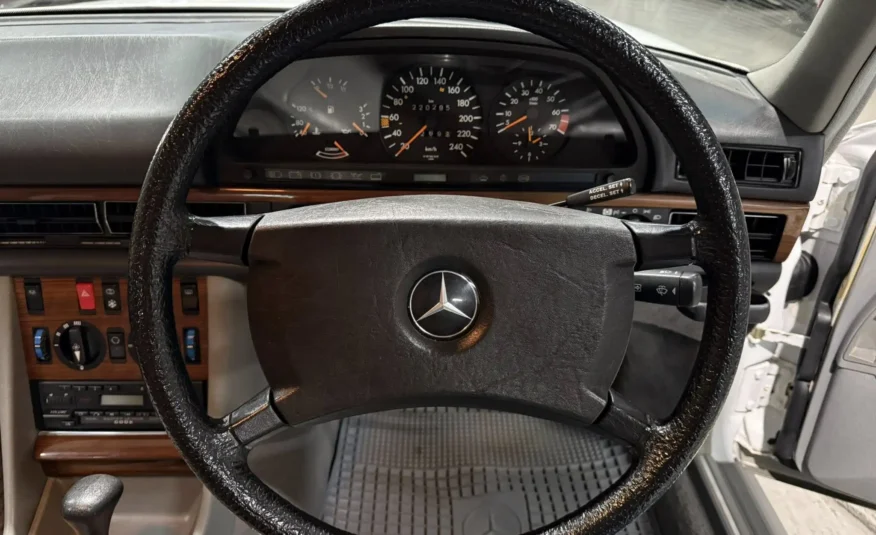 1989 Mercedes-Benz W126 300SE Automatic