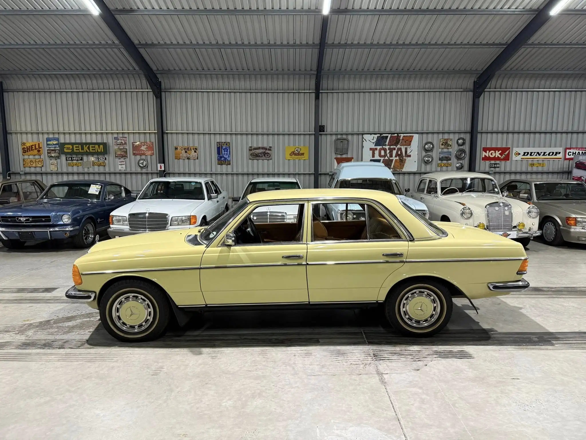 1979 Mercedes-Benz W123 250