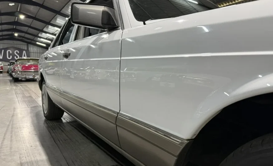 1989 Mercedes-Benz W126 300SE Automatic