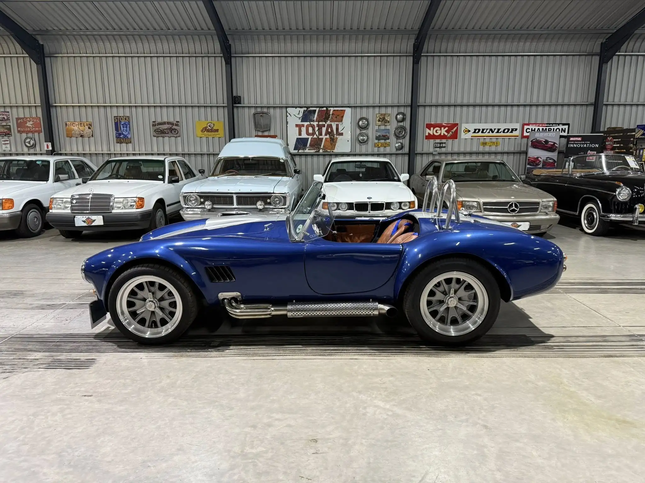 Cobra V8