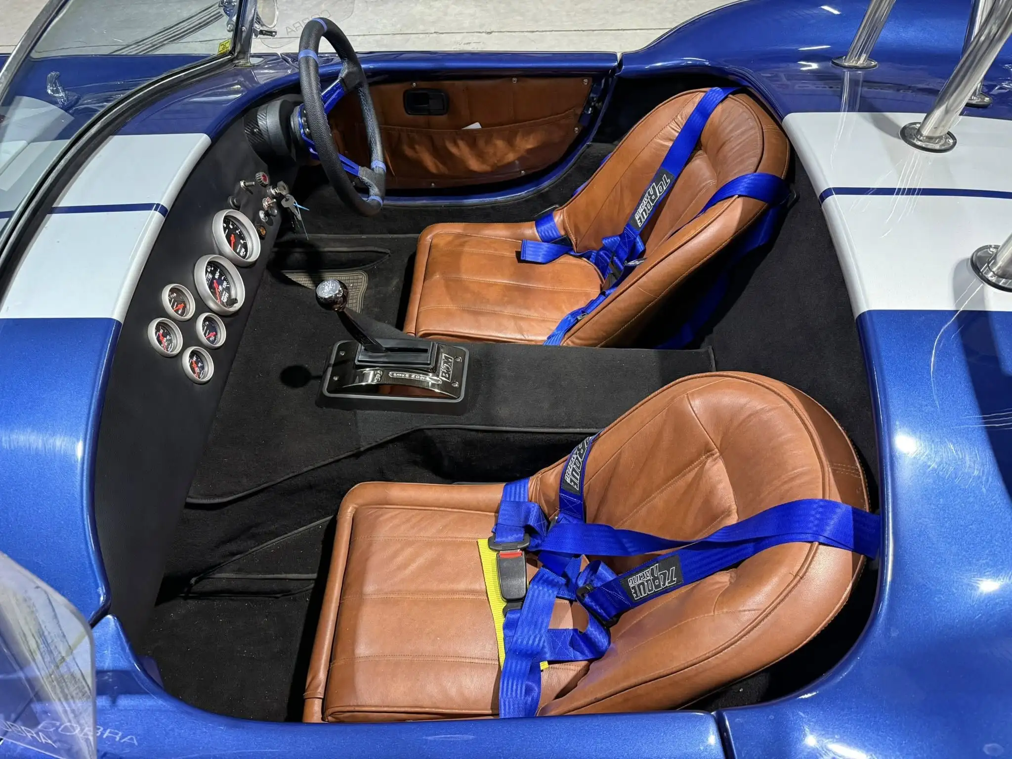 Cobra V8