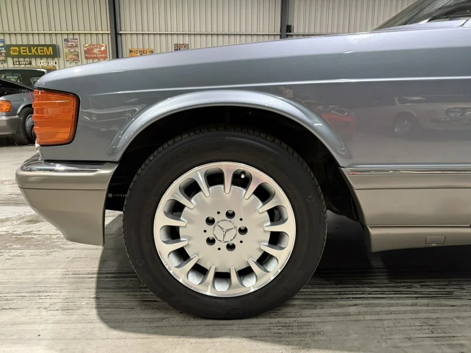 1991 Mercedes-Benz W126 560SEC
