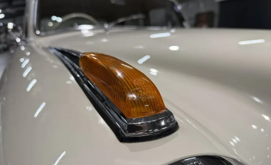 1959 Mercedes-Benz Ponton 219
