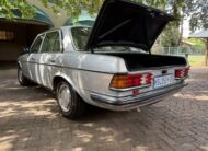 1985 Mercedes Benz W123 200 Manual