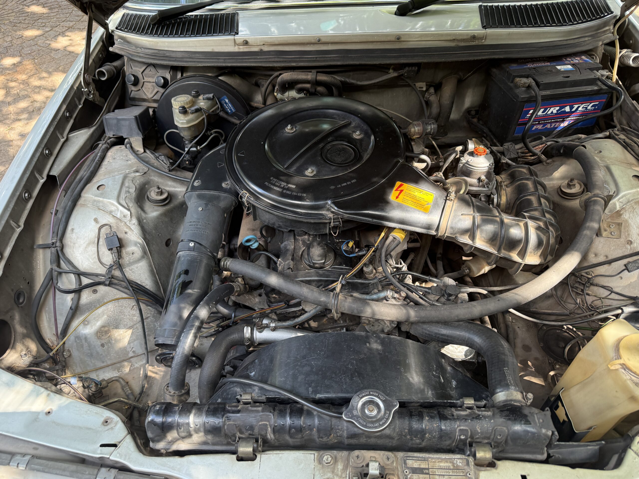 1985 Mercedes Benz W123 200 Manual